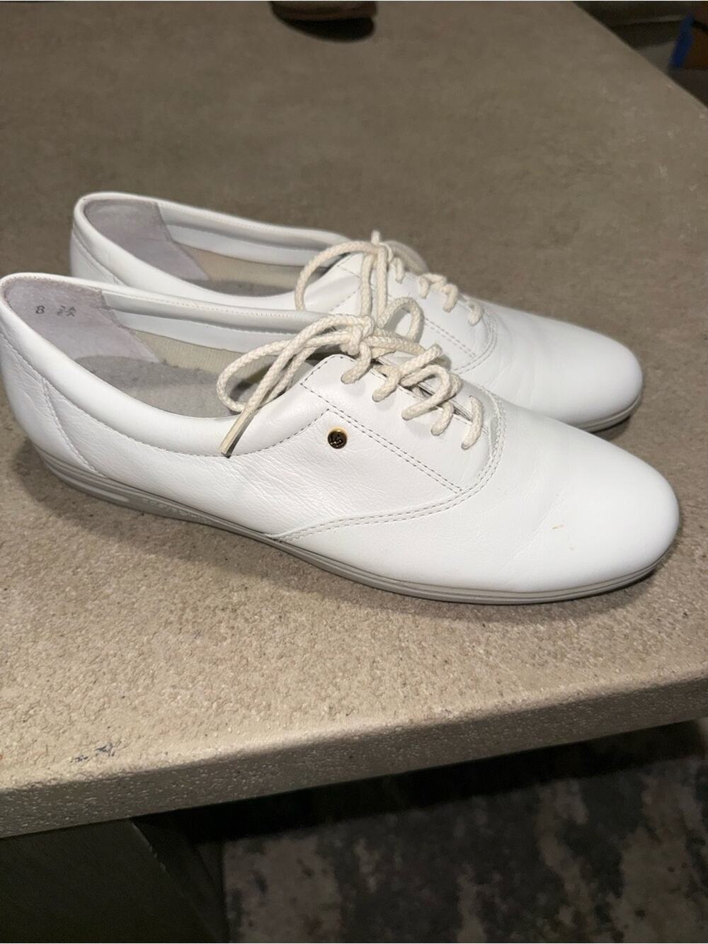 Easy Spirit White Leather Lace-Up Women's Sneakers